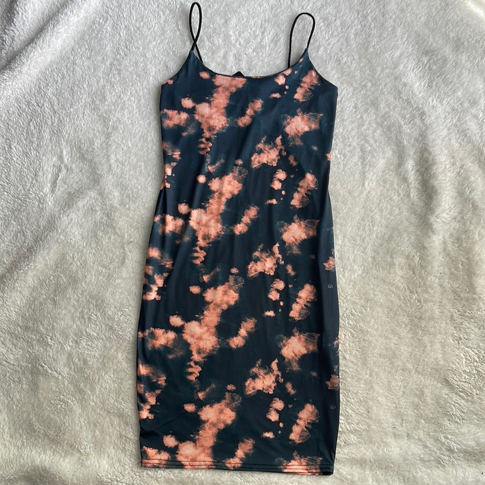 PrettyLittleThing Dress - Picture 2 of 5